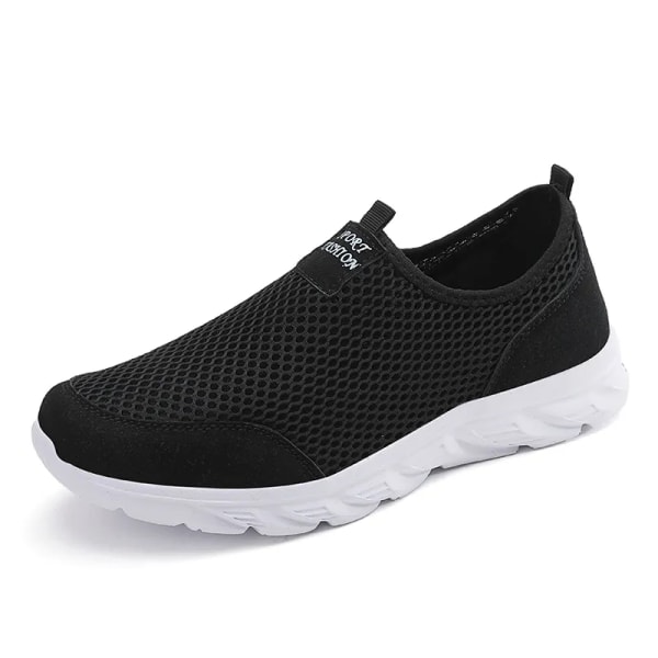 2023 Letvægts Mænd Casual Sko Åndbar Slip På Mænd Casual Sneakers Anti-Slips Mænds Lejligheder Udendørs Walking Sho Sho Størrelse 39-47 Black White 47