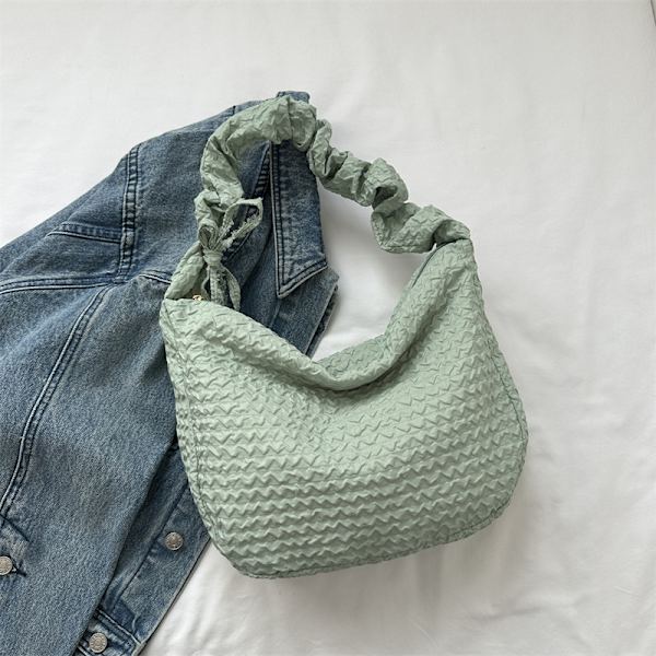 Stor Kapacitet Fashionable Enkel Nylon Tyg Pleated Casual Bag 2023 Efteråret Nye Særlige Skulder Crossbody Dumpling Tasken Green