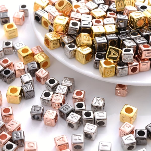100 st blandade fyrkantiga bokstavspärlor stort hål lösa kubiska alfabetet CCB-pärlor för smyckestillverkning Handgjorda diy-armbandshalsband (0,6 cm/0,24 tum) Random Color Mixing