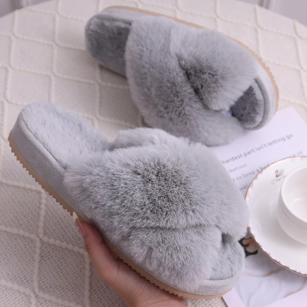 Eyriphy Vinter Varma Toffpar Kvinnor Cross Band Cotton Sandaler Fluffig Mjuk Botten Slides Plush Fuzzy Home Toffpers Mysiga Pälsa Skor HP 44-45