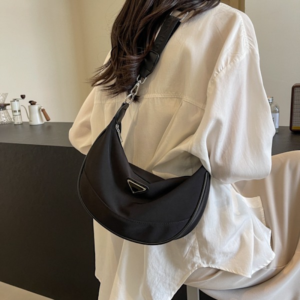 Summer Popular All-In-One Canvas Dumpling Bag 2024 New Simple Fashion Shoulder Bag Senior Sense Commuter Crossbody Bag Black Large