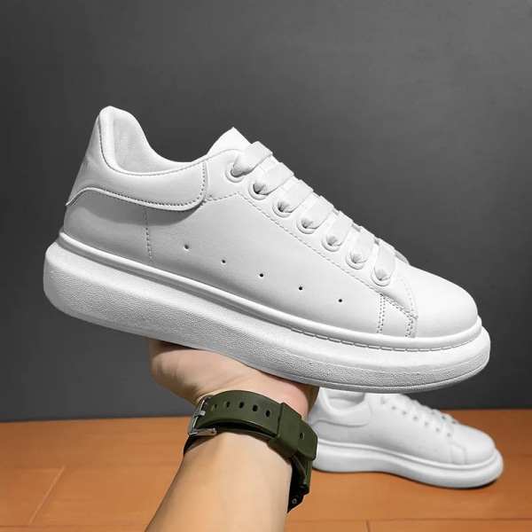 Män Platform Sneakers Höstmode Casual Skor utomhus Andas lätt Vita löparskor Dam Tennisskor WHITE 44