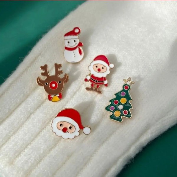 Christmas Series Broche Tecknade Söt Santa Christmas Tree Snowman Metal Emalj Bricka Tröja Klädpåse Pin Smycken 18