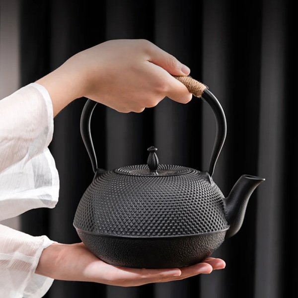 Théière en fonte avec infuseur en acier inoxidable, théière japonaise, bouilloire à thé Oolong, Kung Fu, thé Puer 300ML