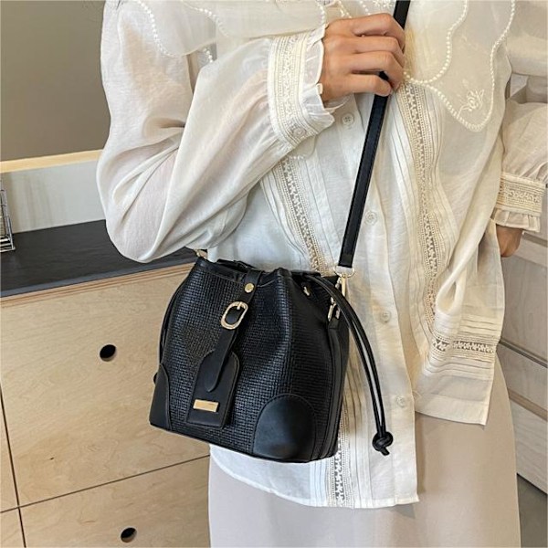 Korean Style All-Matching Bag Women's 2024 Spring/Summer New Simple Fashion Bucket Bag High Sense Niche Trendy Crossbody Bag Khaki