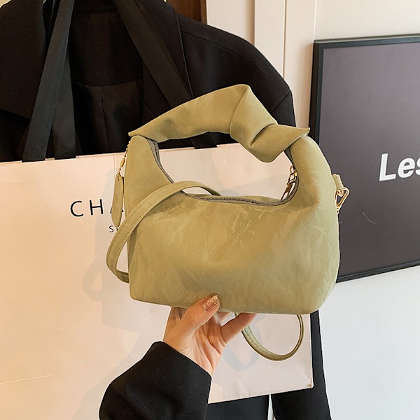 Plesade Små Handväskor Kvinnors 2024 Våren Och Sommaren Nytt Moderik Stilfulla Axel Väska Hipster Crossbody Nya Måne Väskan Green
