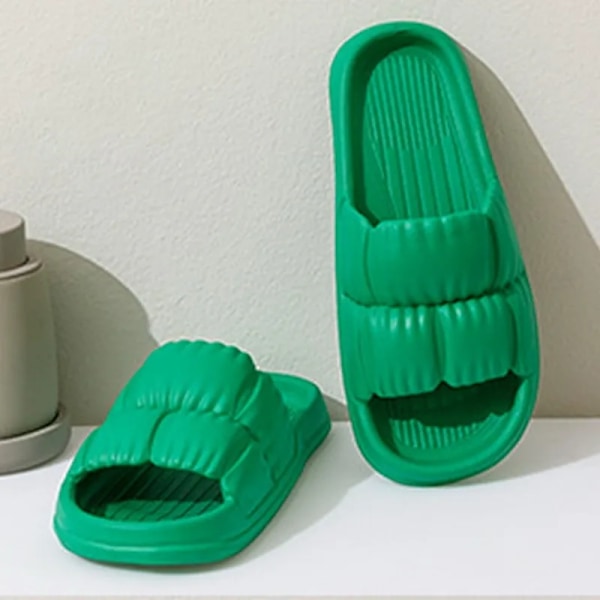 2024 Sommar Tofflor Män Kvinnor Mjuk Inomhus Hem Flat Sandaler Mode Flip Flops Strand Skor Man Par Icke-Slip Badrummer Bilder C-green 40-41