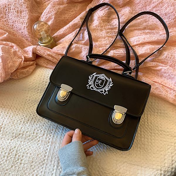 2024 Nya Japanska Jk Uniform Väska Bärbar Messenger Väska Retro Ryggsäck Enkel Axel Enkel Korskroppsväska Trendig Pink