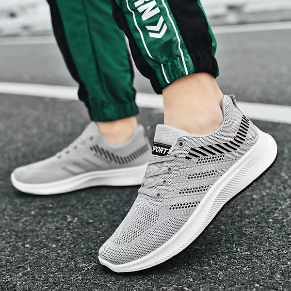 2024 Skor För Män Casual Slip På Mode Sneakers Andas Löpskor Utomhus Promenader Tennis Skor GRAY 43