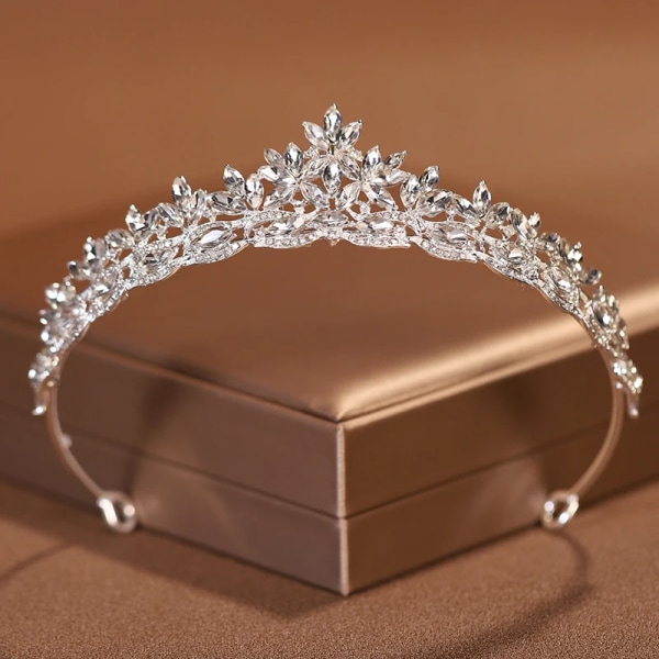 Itacazzo Bröllopshuvudbonad Silverfärgad Dammode Bröllopskrona Födelsedag TS-0018-A Tiaras