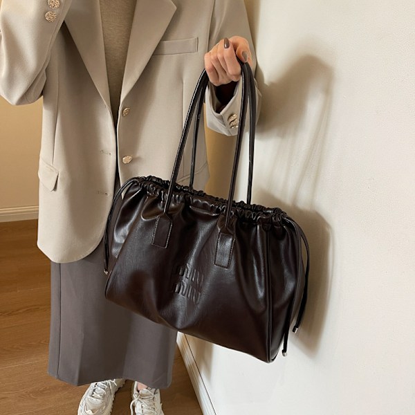Casual Mjuk Yta Stor Kapacitet Väska Kvinnor 2024 Ny Mode Retro Axel Underarm Väska Utländsk Stil Tote Väskan Brown