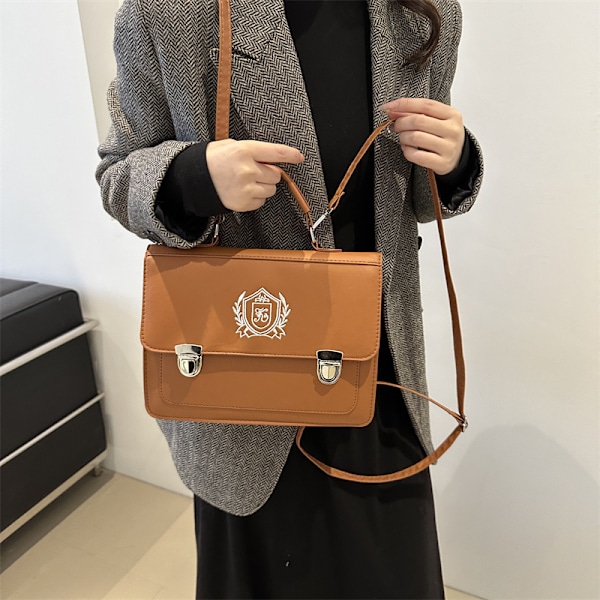 Ryggsäck 2024 Ny Japanska Style Jk Uniform Väska Axel Bärbar Messenger Väska Retro Enkel Axel Väska Mode Khaki