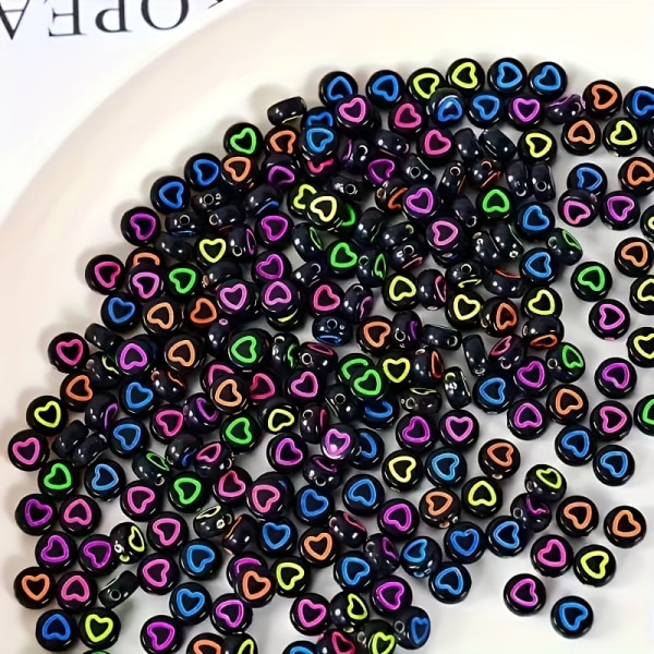100 st Akrylhjärtpärlor, 7 mm kärlekshjärtamönster runda platta pärlor, lösa distanspärlor, för att göra DIY smycken Armband Halsband Örhängen Smycken Black & Mixed Color [100PCS]