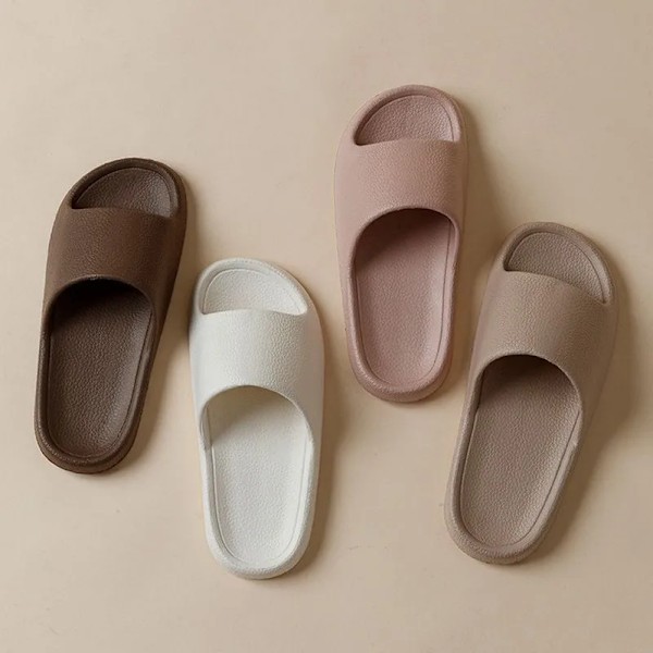 2024 Sommar Tofflor Män Kvinnor Mjuk Inomhus Hem Flat Sandaler Mode Flip Flops Strand Skor Man Par Icke-Slip Badrummer Bilder A-Khaki 42-43