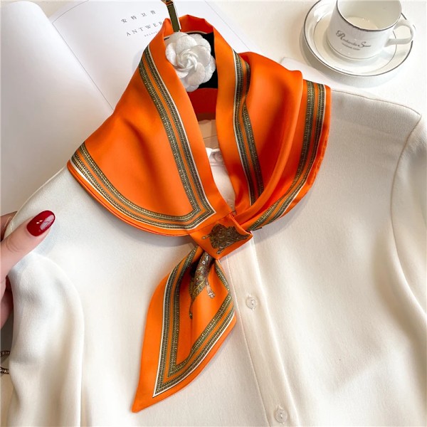 Lyxury Spring Sommar Örat Silk Scarf Kvinnor Striped Skriv Ut Neckerchief Handduk Korean Style Tie Bag Band Ladies Hals Slöja 2023. XED-5-4 15x75cm