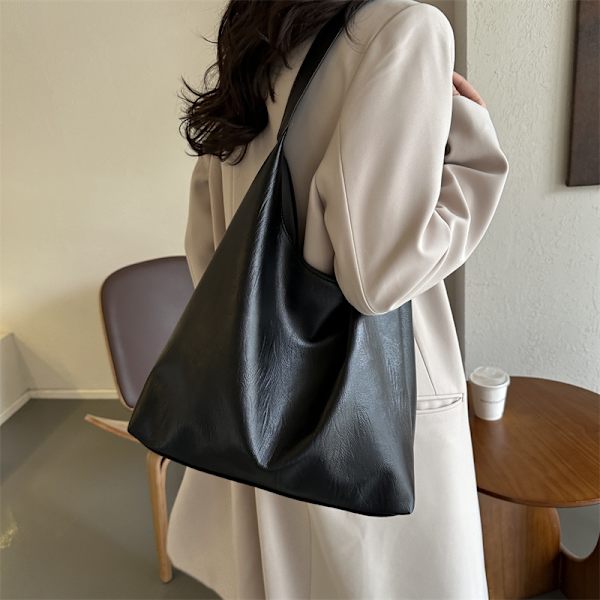 Western-Style Taske Tote Bag Kvinders 2023 Ny Fashion Solid Farve Tekstur Skuldertaske Årets Populære Underarmstaske Brown