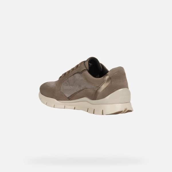 Låga sneakers för kvinnor - GEOX - D SUKIE - Sammet och läder med tryck - Mörk beige Mörk beige 35