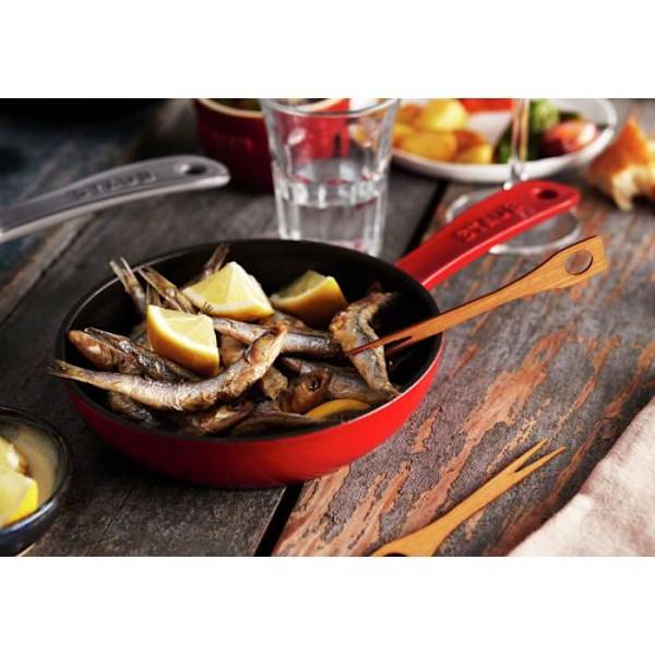 Stegepande i støbejern - STAUB - 16 cm - Kirsebær - Holdbarhed - Induktionskompatibel - Fremstillet i Frankrig Körsbär