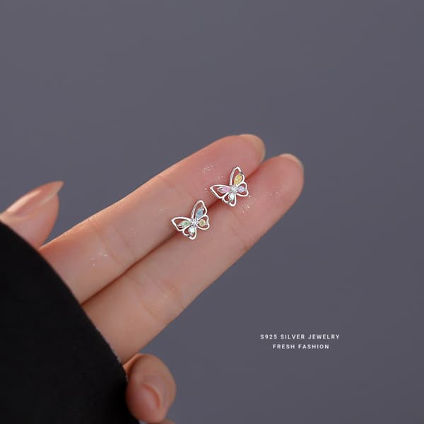 925 sterlingsølv flash farvede diamant sommerfugleøreringe kvindelige søde ins søde mini farverige øreringe.