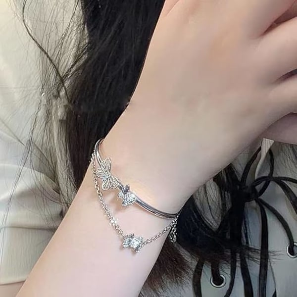 Fjärilslagerarmband för kvinnor Silverfjärilskedje armband Justerbar armband Dubbellager Snyggt smycke för kvinnor flickor
