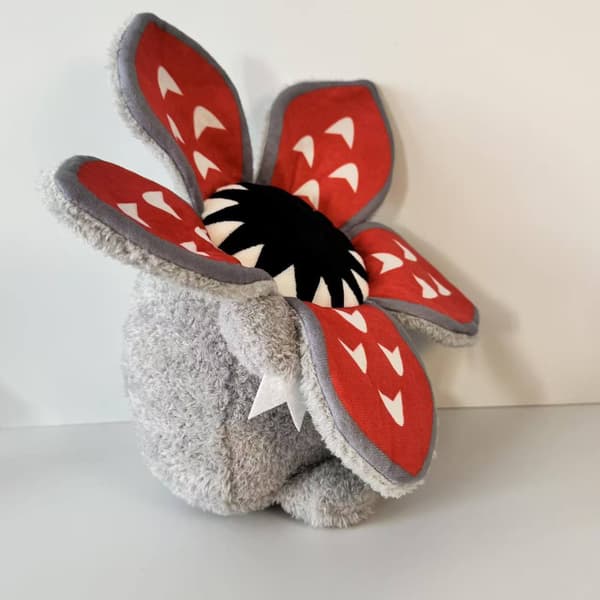Stranger Things Demogorgon Plyschleksak - Blomma / 165g