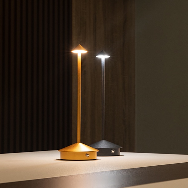 Aluminium LED Bordlampe med Dimmefunksjon, IP54 Beskyttelse, Innendørs/Utendørs Bruk, H29cm, EU-Plugg - Svart