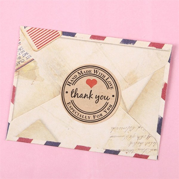 500 st Runda etiketter Handgjorda Kraftpappersförpackningsdekal för Candy Dragee Bag Presentbox Förpackningspåse Bröllop Tack-dekal 53-pink supporting