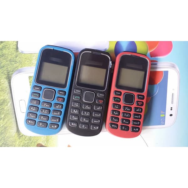 Seniortelefon med store knapper og enkelt SIM-kort dark blue