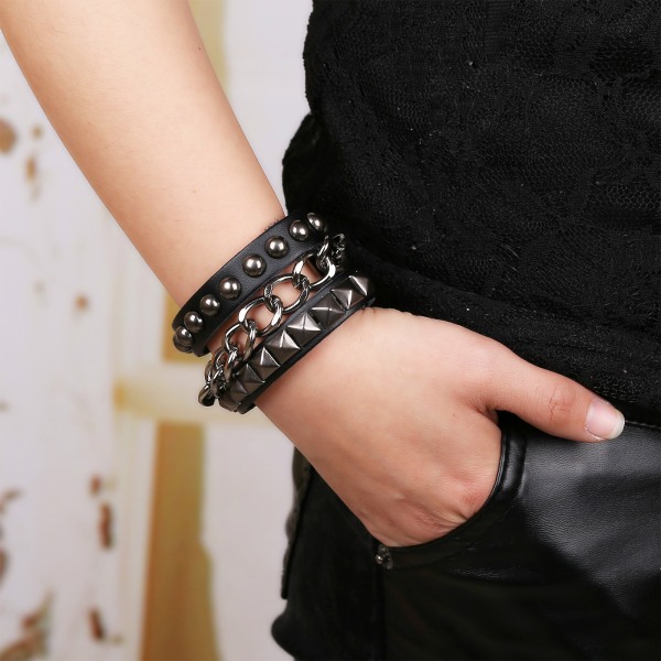 Punk armbånd for menn kvinner - Goth svart skinn armbånd med nagler og nagler Mansjett armbånd smykker justerbar
