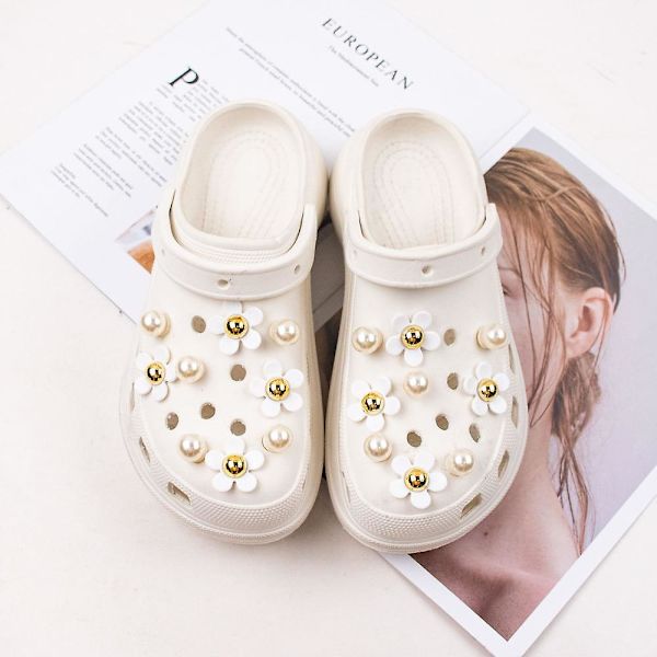 18 Blomster Skoberlocker För Flickor Croc Bollar Blomster Sko Dekoration Berlocker Med Knappar Färgglada Blommor Sko Smycken Skoberlocker Kawaii Kvinnor Jag