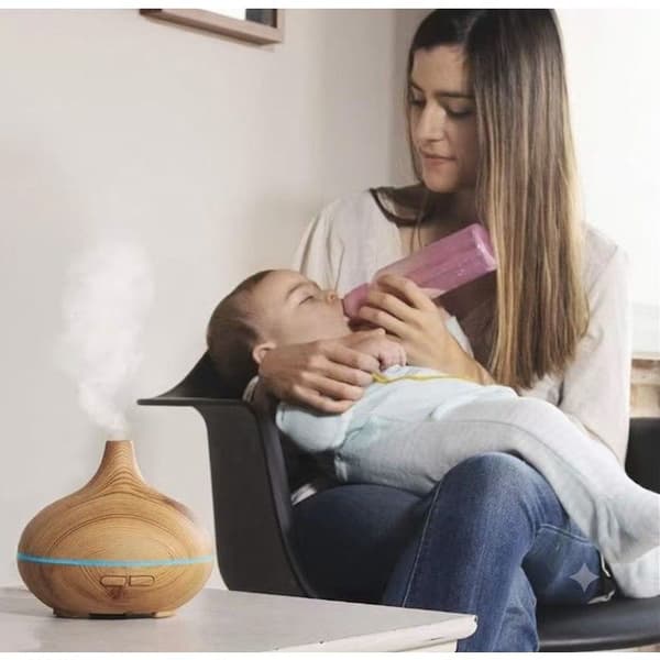 Ultralyds luftfugter og aroma diffuser, 550 ml kapacitet, 6-timers timer, 7 LED-farver, aromaterapi, ultra-stille drift
