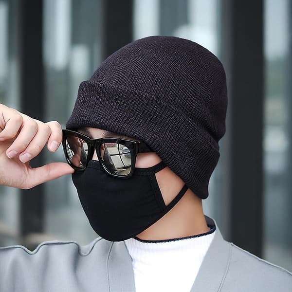 Strikkede manchet hue til varme og komfort dark grey