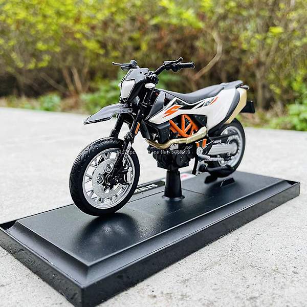 Maisto 1:18 Ktm 690 Smc R Statisk Gjutmodell Bilmodell Legering Leksakssamling Motorcykelmodell Äkta Auktorisation KTM 690 Duke