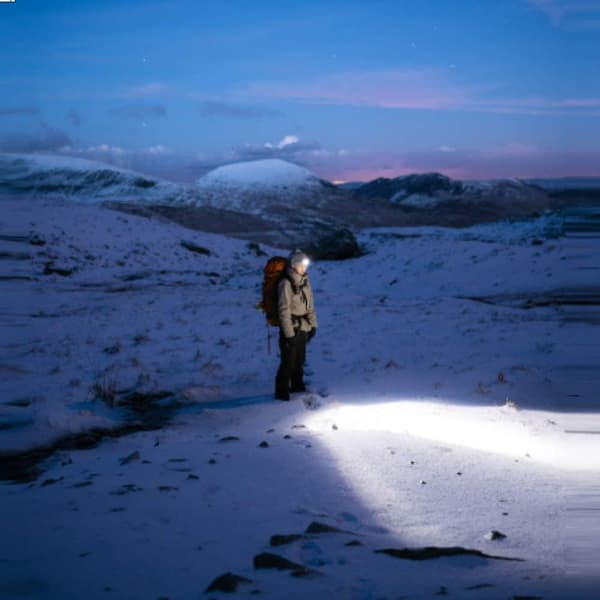 Led-belyst Beanie-lue for Barn. Oppladbar 4 Led Hodelykt Lue. Strikket Vinter