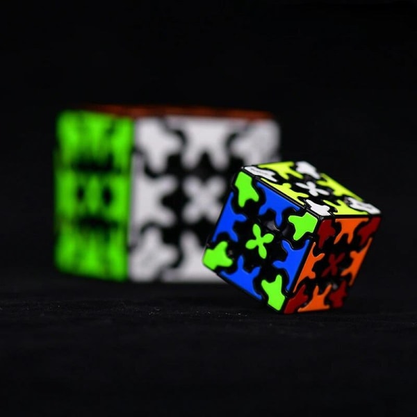 Qiyi Mini 3x3x3 Magisk Terning Nøglering Lille Brød Jelly Ahornblad Gear Pyraminx Nøglering Serie Magisk Terning Børn Uddannelsesmæssige Legetøj B