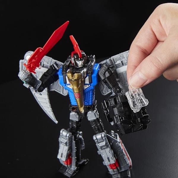 Transformers: Generations Power of the Primes Deluxe Class Dinobot Swoop