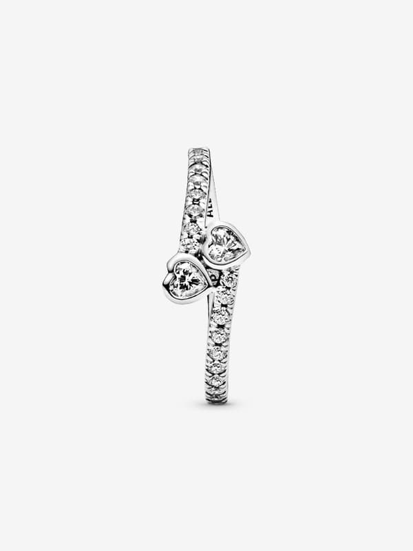 Pandora – Ring med to glitrende hjerter – Sterling sølv Circumference: 56mm