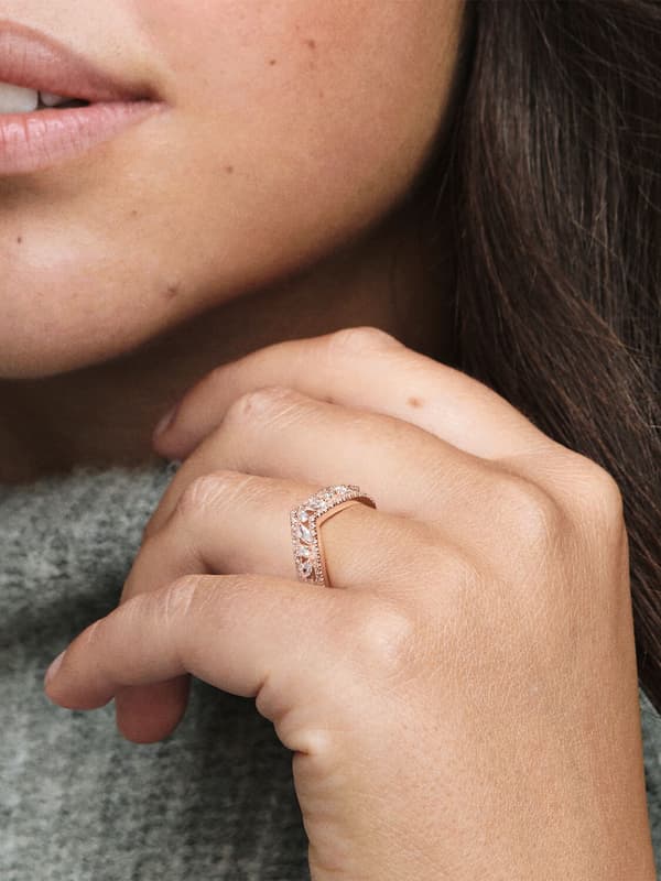 Pandora - Glittrande Marquise Double Wishbone Ring - 14k roséguldplätering Circumference: 52mm