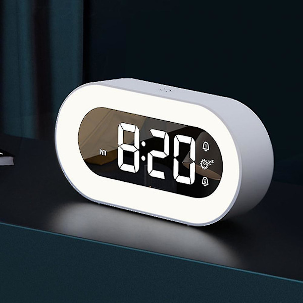 Liten fargerik LED digital alarmklokke med slumre, enkel å betjene, full rekkevidde lysstyrke dimmer, justerbart alarmvolum, stikkontakt drevet kompakt C
