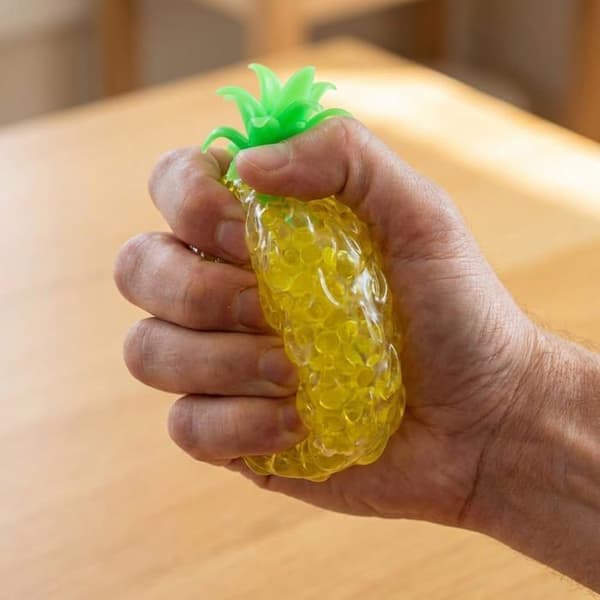 Pärlfyllning - Ananas - 11 cm - Fylld med pärlor - Stressavlastande leksak