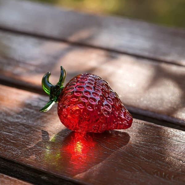 1 jordbærfigur - strawberries