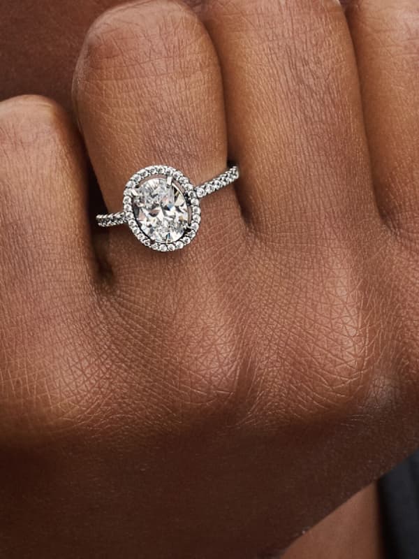Pandora - Oval Sparkling Halo Statement Ring - Sterling sølv Circumference: 54mm