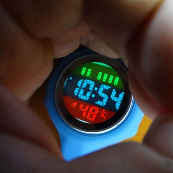 Värikäs monitoiminen digitaalinen silikonikuminen watch