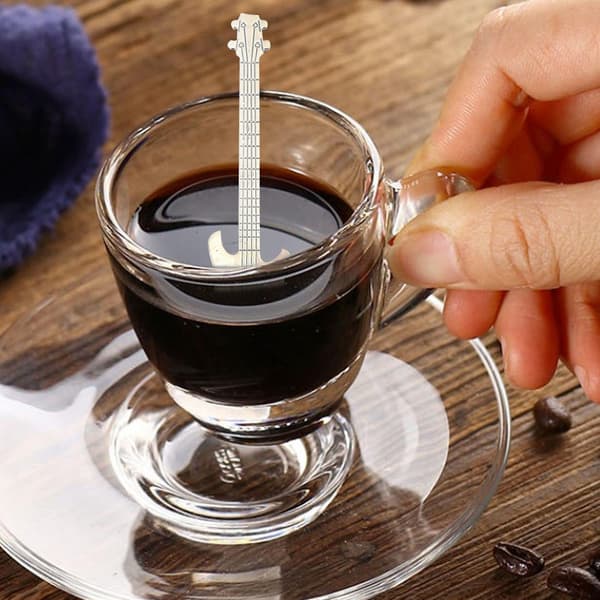 Kaffeskeer, 6 stk. søde teskeer i rustfrit stål, formet som noder (3 noder + 3 guitarer)