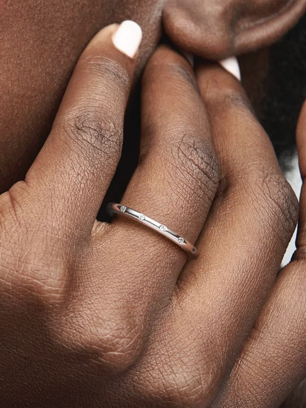 Pandora - Enkel glittrande ring - Sterlingsilver Circumference: 58mm