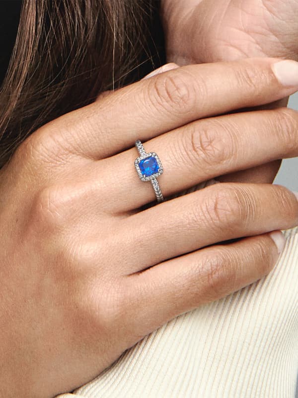 Pandora – Blå Square Sparkle Halo-ring – Sterling sølv Circumference: 54mm