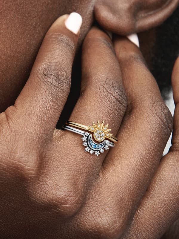 Pandora - Celestial Blue Sparkling Moon -sormus - Sterlinghopea Circumference: 56mm