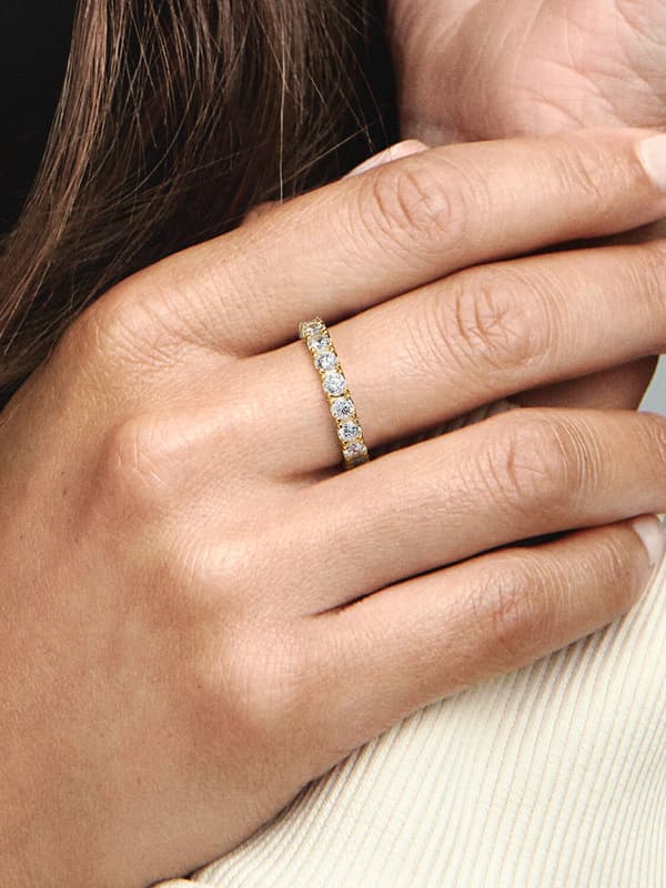 Pandora - Sparkling Row Eternity -sormus - 14k kullattu Circumference: 56mm