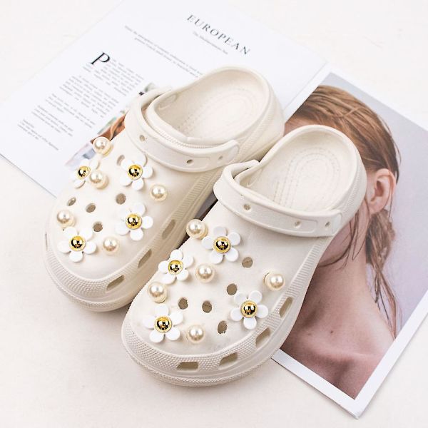 18 Blomster Skoberlocker För Flickor Croc Bollar Blomster Sko Dekoration Berlocker Med Knappar Färgglada Blommor Sko Smycken Skoberlocker Kawaii Kvinnor Jag