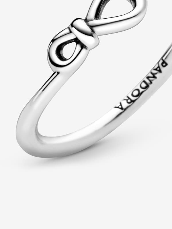 Pandora - Infinity Knot -sormus - Sterlinghopea Circumference: 50mm